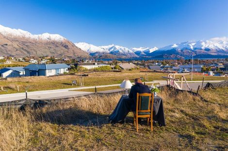 Photo of property in 7 Mcneil Crescent, Wanaka, 9305