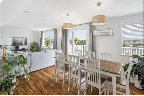 Photo of property in 143 Browns Bay Road, Browns Bay, Auckland, 0630