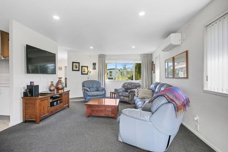 Photo of property in 111 Everitt Crescent, Whangamata, 3620