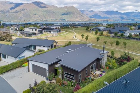 Photo of property in 5 Edgewood Place, Wanaka, 9305