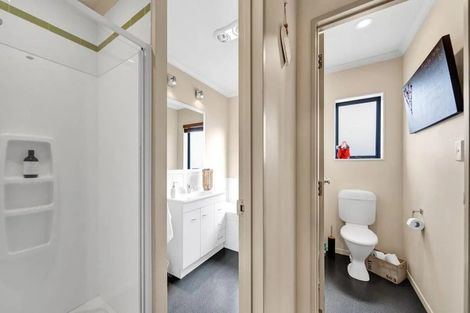 Photo of property in 10 Lavender Close, Spotswood, New Plymouth, 4310