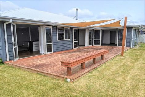 Photo of property in 4 Rawiri Drive, Bell Block, New Plymouth, 4312