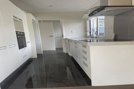 Photo of property in 2/33 Halberg Street, Glenfield, Auckland, 0629