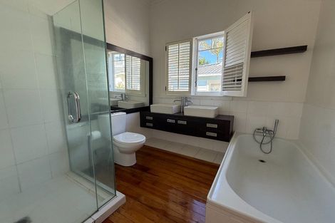 Photo of property in 6 Belle Vue Avenue, Northcote Point, Auckland, 0627