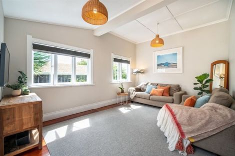 Photo of property in 1/34 Gladstone Road, Northcote, Auckland, 0627