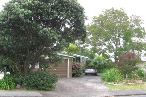 Photo of property in 16 Aplin Place, Birkdale, Auckland, 0626