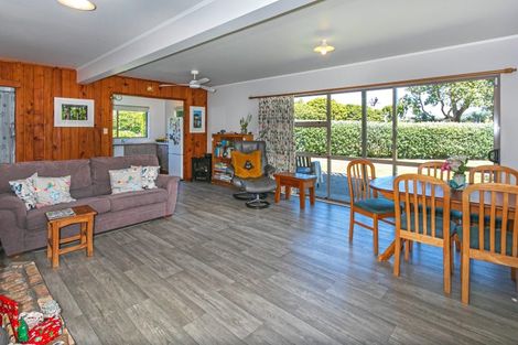 Photo of property in 33 Orua Lane, Hot Water Beach, Whitianga, 3591