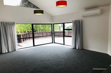 Photo of property in 28 Bronzewing Terrace, Unsworth Heights, Auckland, 0632