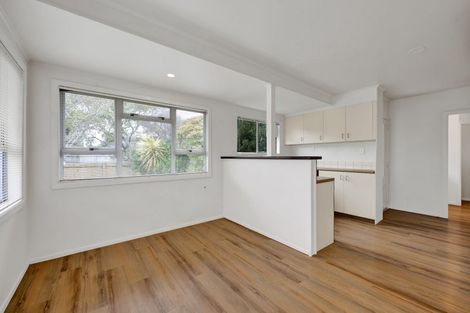 Photo of property in 5 Nikau Street, Inglewood, 4330