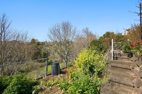 Photo of property in 7 Montana Place, Merrilands, New Plymouth, 4312