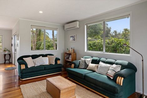 Photo of property in 153 Ocean Beach Road, Tairua, 3508