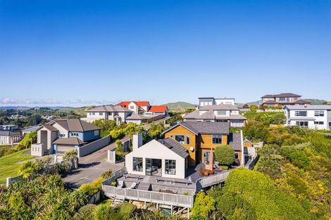 Photo of property in 16 Kahurangi Heights, Aotea, Porirua, 5024
