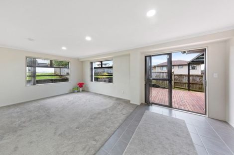 Photo of property in 103 Keri Vista Rise, Papakura, 2110