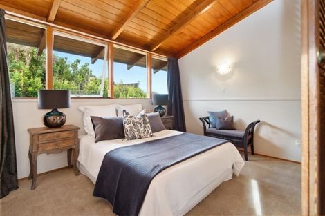 Photo of property in 112 Tiroroa Avenue, Te Atatu South, Auckland, 0610