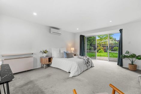 Photo of property in 17 Highland Place, Avonhead, Christchurch, 8042