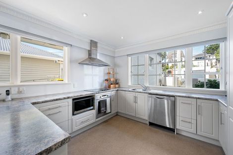 Photo of property in 84 Waipapa Road, Hataitai, Wellington, 6021