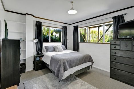 Photo of property in 17a Saint Ives Grove, Whalers Gate, New Plymouth, 4310