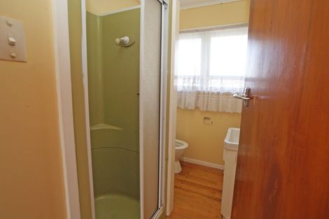 Photo of property in 1/2 Archibald Road, Kelston, Auckland, 0602