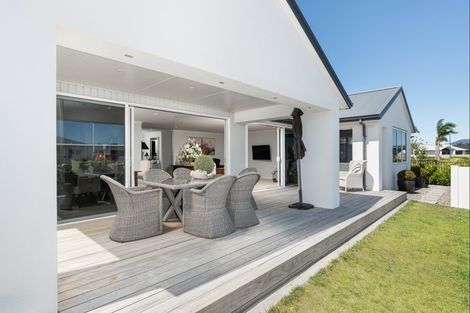 Photo of property in 63 The Boulevard, Papamoa Beach, Papamoa, 3118