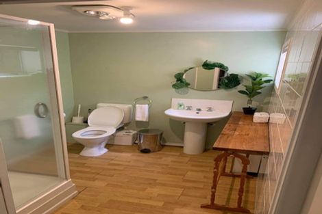 Photo of property in 5 Naera Place, Kawaha Point, Rotorua, 3010