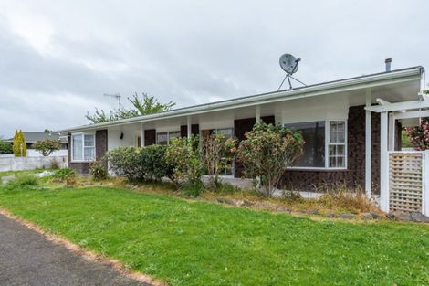 Photo of property in 68 Highbury Drive, Levin, 5510