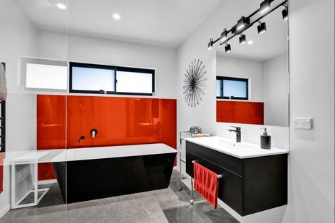 Photo of property in 4 Cessna Lane, Glen Avon, New Plymouth, 4312