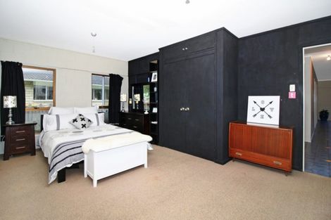 Photo of property in 49 Cumberland Street, Merrilands, New Plymouth, 4312