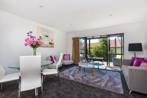 Photo of property in 9/44 Fields Parade, Oteha, Auckland, 0632