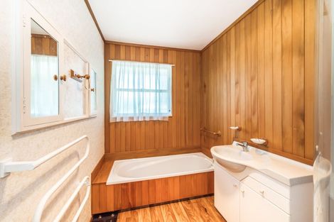 Photo of property in 2 Leybourne Avenue, Waikanae, 5036