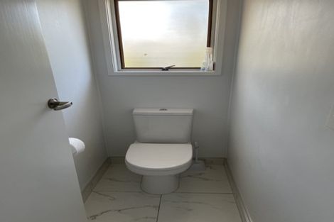 Photo of property in 44 Tamahere Drive, Glenfield, Auckland, 0629