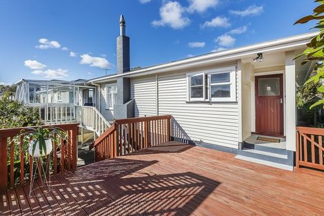 Photo of property in 97 Bell Street, Tawa, Wellington, 5028