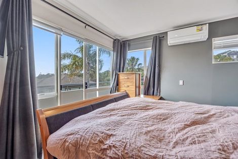 Photo of property in 23a Penguin Drive, Murrays Bay, Auckland, 0630