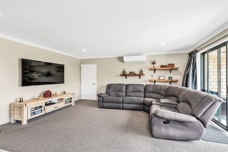 Photo of property in 13 Cressy Place, Darfield, 7510