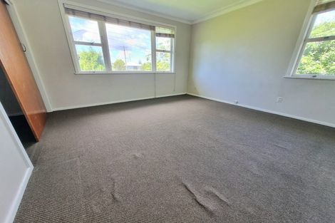 Photo of property in 2 Martin Place, Kelston, Auckland, 0602