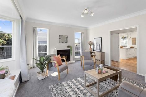 Photo of property in 8a Bay Drive, Titahi Bay, Porirua, 5022