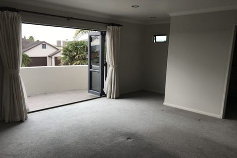 Photo of property in 5 Quedley Court, Eastern Beach, Auckland, 2012