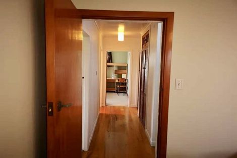 Photo of property in 2/134 Forrest Road, Milford, Auckland, 0620