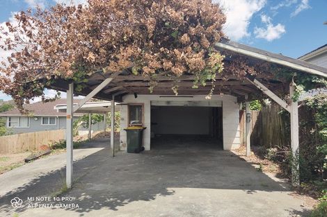 Photo of property in 81 Chivalry Road, Glenfield, Auckland, 0629