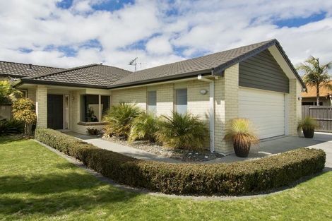 Photo of property in 1 Mcleod Place, Papamoa Beach, Papamoa, 3118