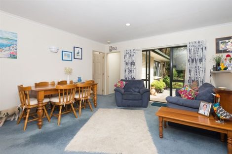 Photo of property in 2 Rosella Grove, Waimauku, 0812