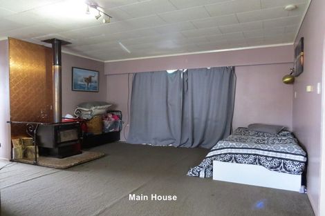 Photo of property in 22 Watt Street, Coromandel, 3506