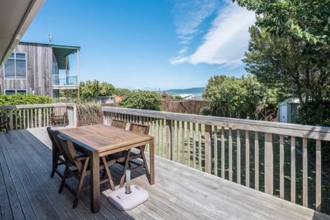 Photo of property in 42 Hicks Crescent, Waikanae Beach, Waikanae, 5036