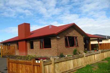 Photo of property in 13 Kura Place, Mosgiel, 9024