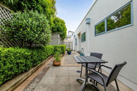 Photo of property in 15a Bulteel Street, New Plymouth, 4310