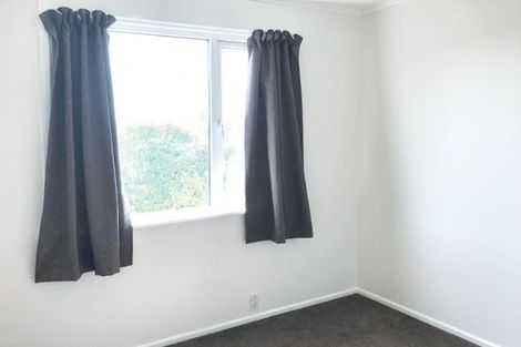 Photo of property in 1 Kinapori Terrace, Newlands, Wellington, 6037