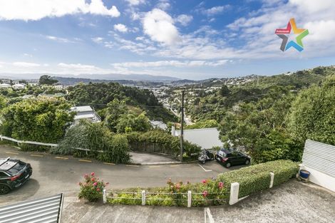 Photo of property in 12 Mertoun Terrace, Highbury, Wellington, 6012