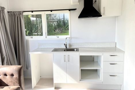 Photo of property in 22 Danbury Drive, Torbay, Auckland, 0630