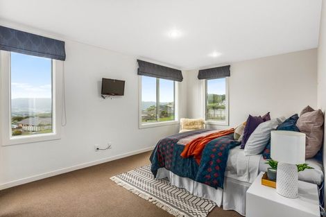 Photo of property in 129 Te Puia Drive, Aotea, Porirua, 5024