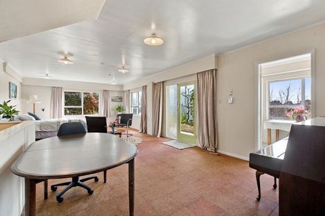 Photo of property in 7 Montana Place, Merrilands, New Plymouth, 4312
