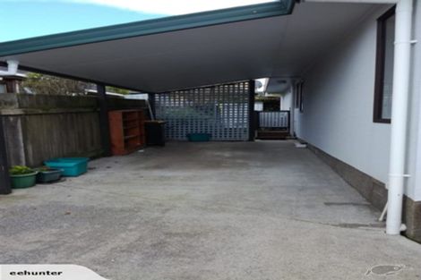 Photo of property in 6 Ashton Fitchett Drive, Brooklyn, Wellington, 6021